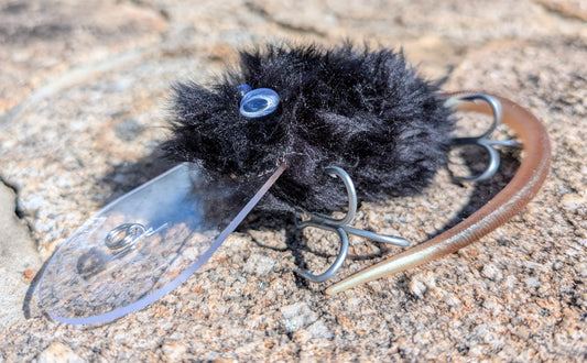 Mudeye Lures The Thingy 100mm Timber Surface Lure – Rabbit Fur & Plastic Tail – Murray Cod